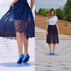 Lace skirt